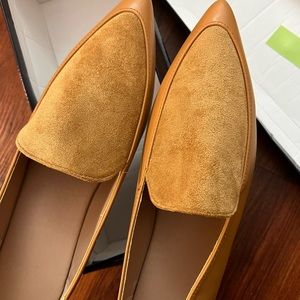 Two Tone Point Toe Flat Loafers